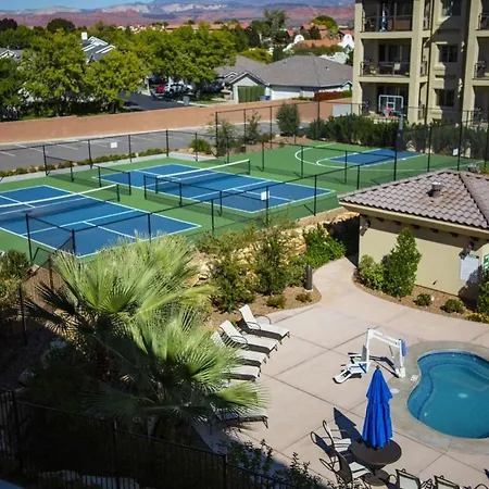 W304-Mojave Skies Poolside 4 Bed Estancia Resort